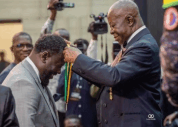 Otumfuo Osei Tutu Awards Afetsi Awoonor For Outstanding Leadership In Energy and Social