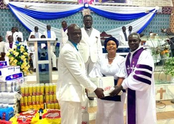 CDC CHAIRMAN APOSTLE  ALEX AIDOO DONATES TO SICK MEMBERS @ 66TH CHURCH ANNIVERSARY
