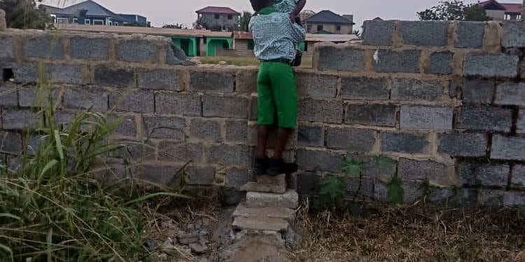 Access Denied: Children Climb Walls to Attend Class …Amid Trassaco Land Grab; Islamic University Complex Project In Jeopardy