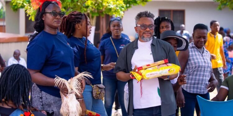 De Mayor Foundation Spreads Christmas Cheer to Widows, Vulnerable Groups in Adeiso